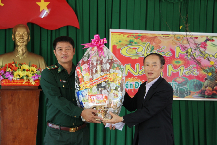 Ghi nhanh: Nghĩa tình xuân biên giới
